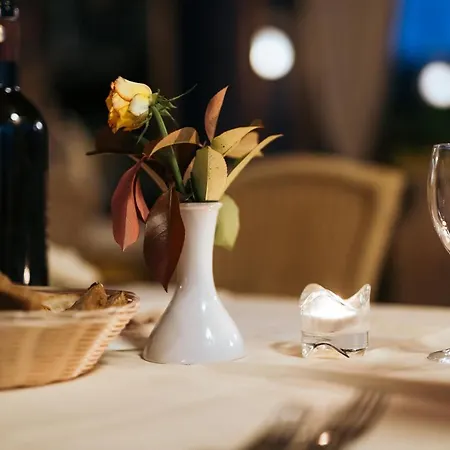 فندق Agrihotel Elisabetta Collemezzano