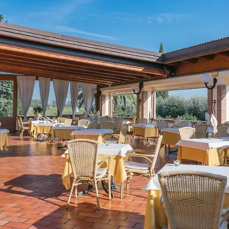 فندق Agrihotel Elisabetta Collemezzano