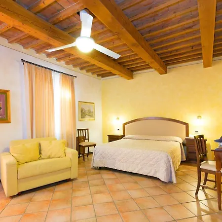 Agrihotel Elisabetta فندق Collemezzano