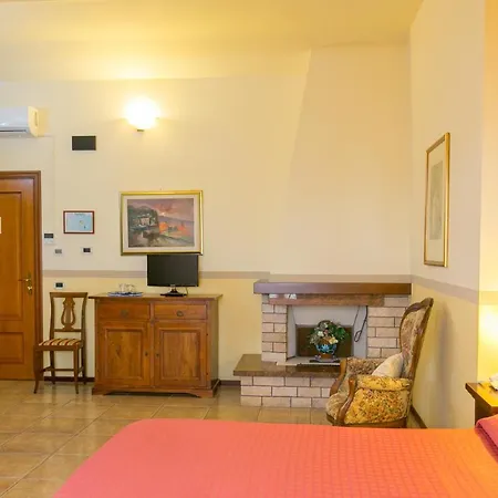 Agrihotel Elisabetta Hotel Collemezzano