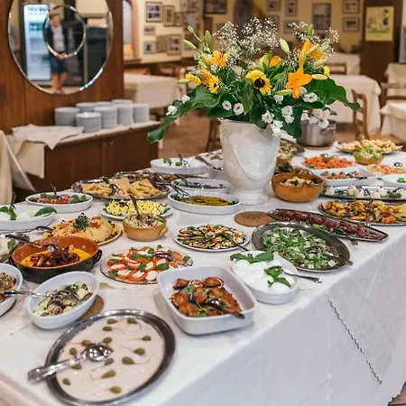 伊丽莎白阿利酒店 3* Collemezzano